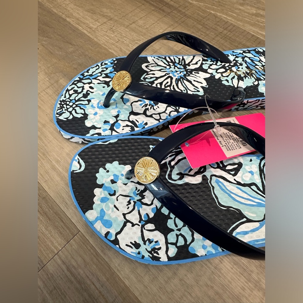 NWT Lily Pulitzer size 7 / 8 Pool blue floral flip flop with gold accent - Picture 6 of 6